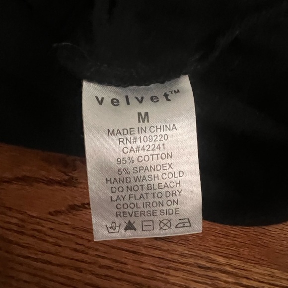 Velvet by Graham & Spencer “Laine” Midnight Sleeveless Tank w/ Twist Knot front - Picture 4 of 6